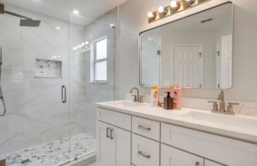 Jacksonville Family Home Near Shopping and Dining! - Photo 16