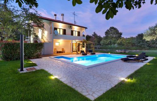 Apartment Doris with Private Pool and large Garden - Photo 1