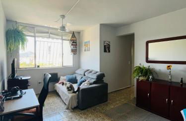 Quarto com ar condicionado em apt compartilhado e estacionamento grátis - Foto 4