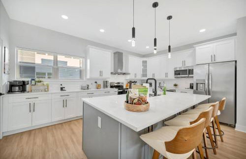4br3ba Modern Sleeps 10 8 Minutes to Raymond James - Foto 20