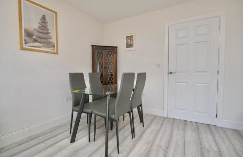 Clothier House - Stylish 3Bed Haven, WiFi & Driveway Parking - Foto 4