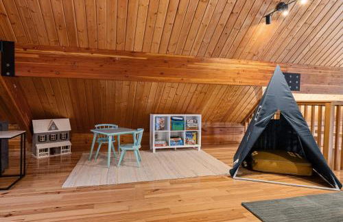 Alpine Retreat at Snoqualmie Pass- 5-Min to Slopes, Private Creek, BBQ, Fireplace, Smart TVs, Kids Games, Hi-Speed Wi-Fi - Foto 35