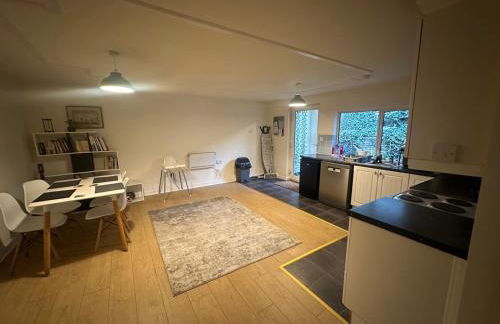 1 bed annex with extra sofa bed ideal for families and business guests - Photo 22