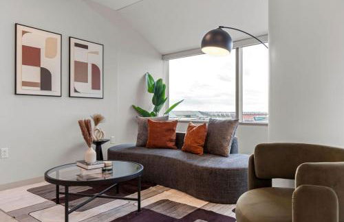 Luxury Downtown King Bed, Rooftop Pool - Photo 34