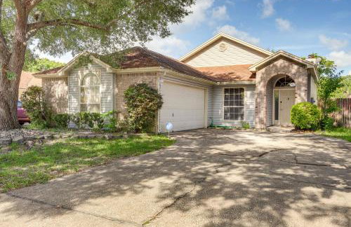 Jacksonville Family Home Near Shopping and Dining! - Photo 2