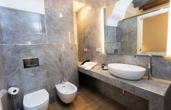 Heraklean Suites Tropea - Photo 35