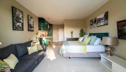 Sea View W Balcony 2 Mins Walk To Beach & Casino - Photo 4