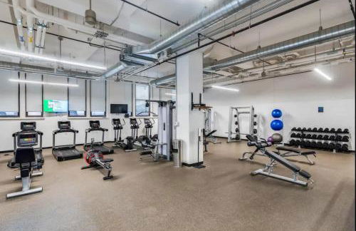 CBDOTR 24-7 Gym Pool Rooftop Steps to Stadiums - Foto 31