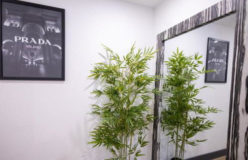 Brand-New Top-Floor Flat with Stunning Balcony & Parking - Foto 6