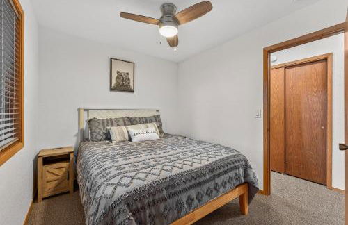 Evergreen Escape- Walk to Downtown & Boat/trailer Parking! - Foto 20