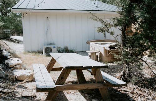 Hummingbird Haus - Hill country views on 20 acres with firepit - Photo 11