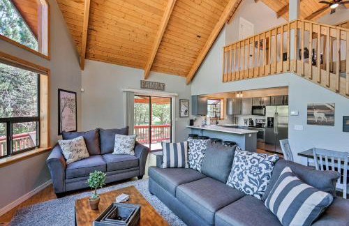 Modern Mountain Chalet Munds Park Retreat with Deck - Foto 9