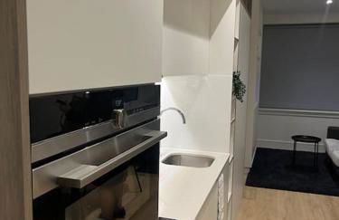 Voyager Haus Apartments, EV Charging Stations, London Heathrow Airport, LHR, Terminal 4, RE-Energise & GO - Foto 35