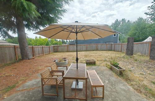 Cozy home, Walk to Lake, Food & Shops, EV Charger - Foto 16