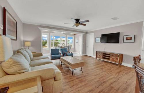 Pet-Friendly Bay View Home w/ Screened Pool Near Lighthouse - Foto 38