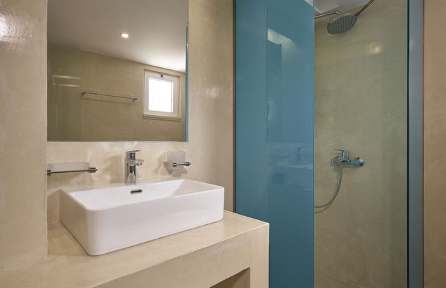 Koukounaria Hotel & Suites - Photo 63