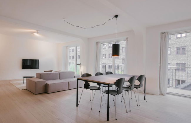 Stunning 2-bed w Large Balcony - Foto 3