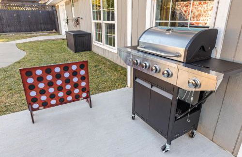 Texas Willow Ranch - Epic Luxury Retreat with Pool, Game room, Soccer, BBQ, Fire table - Foto 66