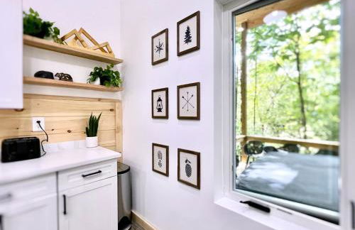 Modern Gem w/Spacious Deck, Swinging bed, Hot Tub - Foto 33