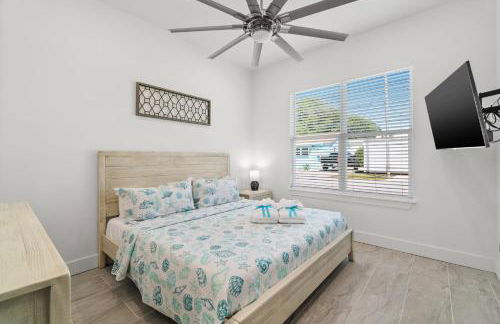 Brand NEW Expansive Coastal Home w/ Custom Furnishings Sleeps 15 - Photo 82