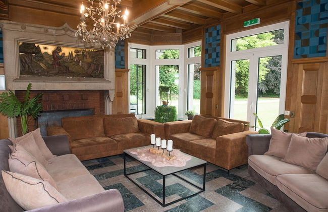 Magnificent Luxury Chateau in Vast Garden with Sauna & Hot Tubs - Photo 28