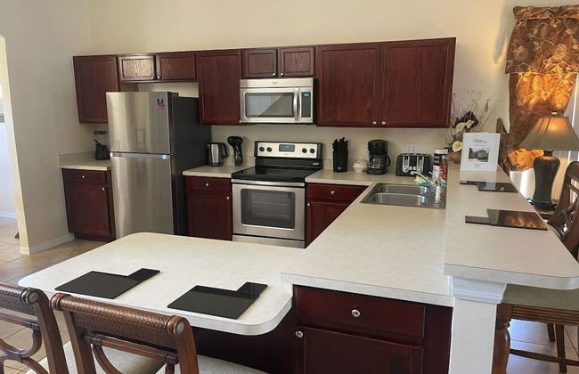 Beautiful 5 Bedroom Home With Large South-facing Pool - Foto 10