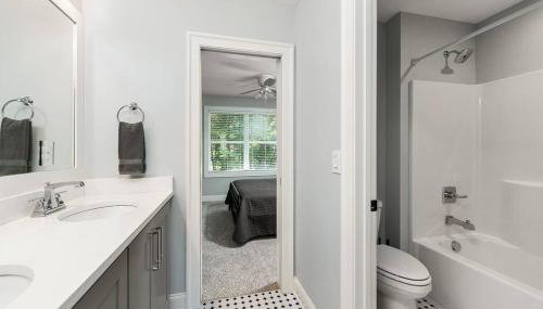 New Home, Dock, Home Theatre Projector, Hot Tub, Fire Pit, Kayaks - Foto 5, Shower