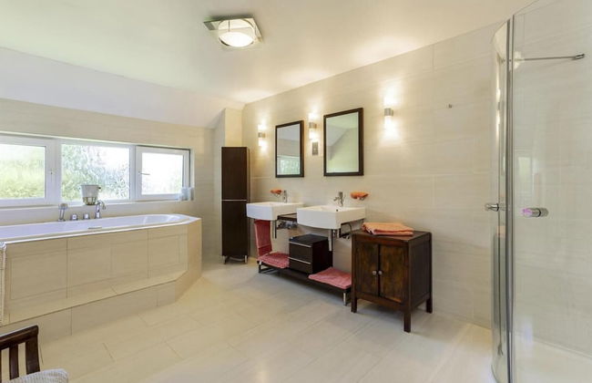 Sleeps10/18-parking-garden-pool-hottub-balcony - Foto 15