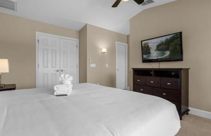 Florida Getaway - Renovated TownHome by Disney! - Photo 28