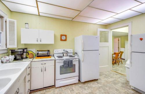 Central and Ornate Sewanee Home with Screened-In Porch - Foto 10