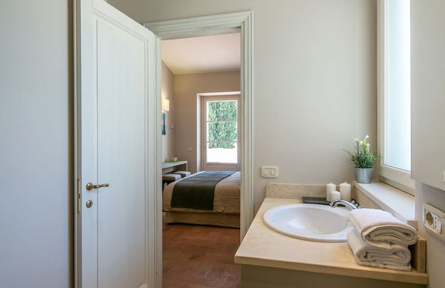 Plush Holiday Home in Cortona with Hot Tub - Foto 15