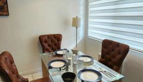 Bayfront Apartment Breathtaking Views- one bedroom w balcony- living room -Free Parking - Foto 4