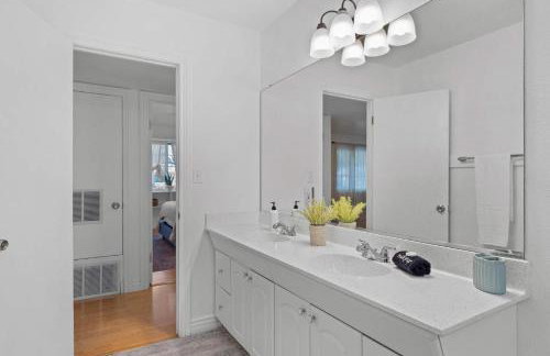 Shangri La Home - Boho Chic with Patio Pool & Grille - Foto 36