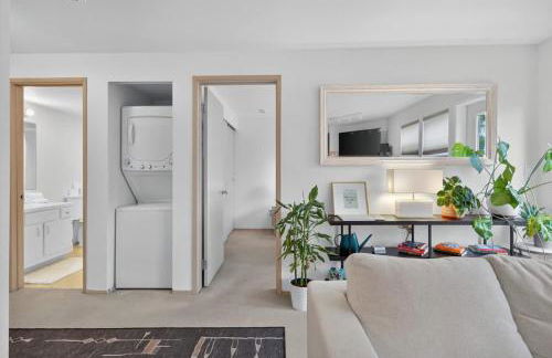 Free Parking - City Views - Near Attractions - Foto 19