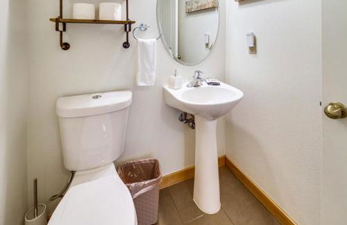 Klamath Falls Getaway with Pool and Hot Tub Access! - Foto 11