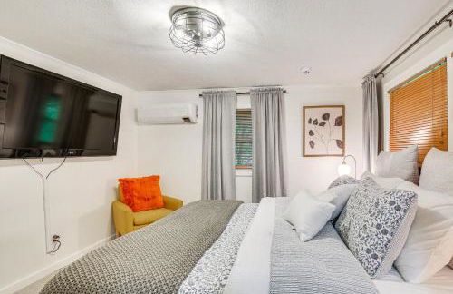 Serene Holmes Cottage Near Lakes and Trails! - Foto 13