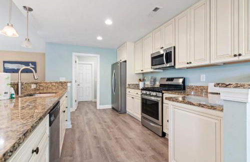 Coastal Pet Friendly Getaway in Murrels Inlet! Perfect for 8 Guests! - Foto 9