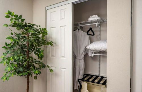 Huge Hot Tub, Theater Room, Family Friendly Oasis - Foto 44