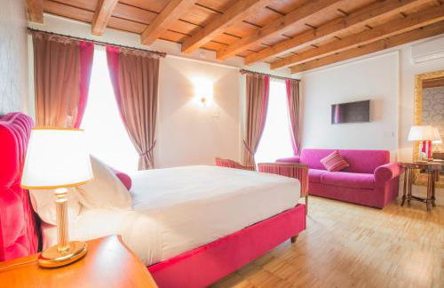 Lady Capulet Apartments - Photo 44