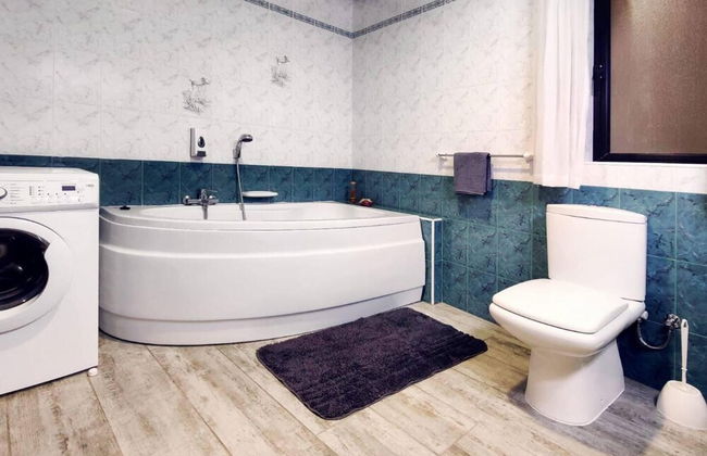 Peaceful Haven With Stunning Views Close to sea - Foto 13