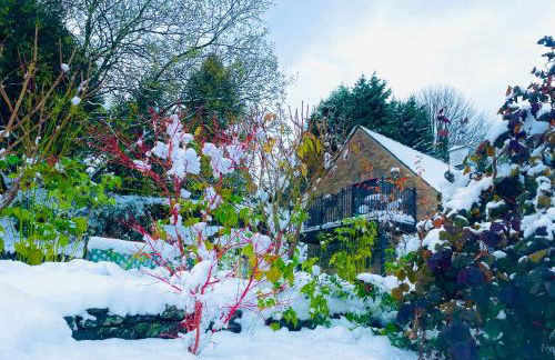 The Cruck Barn, cosy rural escape near The Peak District - Foto 32