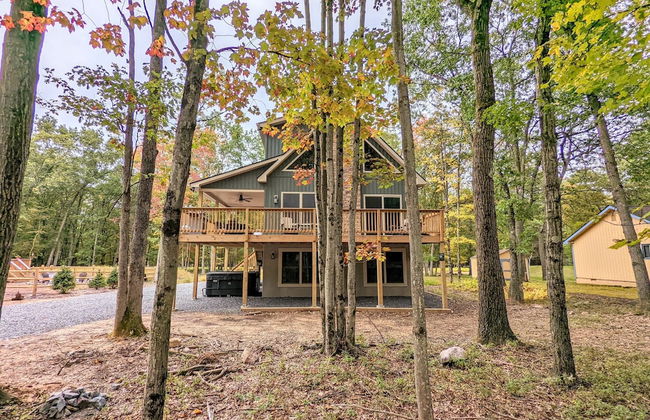 Over the Top Lodge by Avantstay Hot Tub, Shared Pool, Beach/lake Access - Foto 41