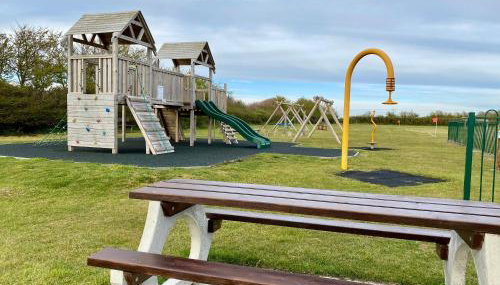 CHINE COTTAGE self-catering coastal bungalow in rural West Wight - Foto 5