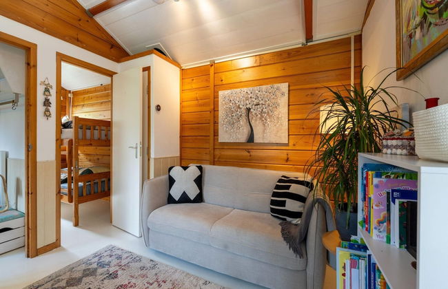 Holiday Home With Bubble Bath - Photo 13