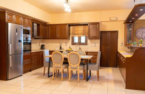 Amalia Villa with Private Pool - Photo 23