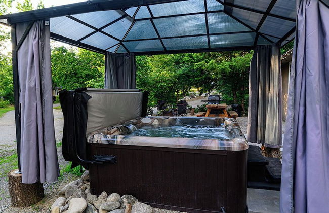 Barefoot Villas Cabin 1 Beaver w/ Hot tub - Photo 46