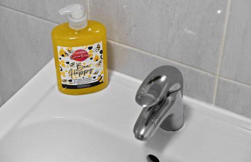 Comfy City Base with Free Parking Walk Everywhere - Foto 10