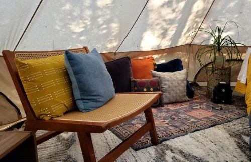 Forest Retreat: Immerse Yourself in Nature with this Chic Bell Tent in Loris, SC - Foto 1