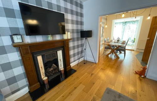 Cheerful 2 Bedroom Townhouse with Cinema Loft - Foto 8