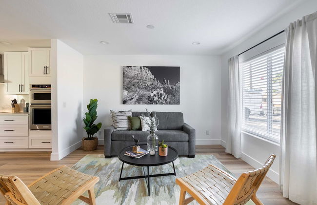 Grayhawk by Avantstay Modern Home w/ Pool, Hot Tub, Bocce, Fire Pit, Pool Table, Putt-putt & Putting Green - Foto 34